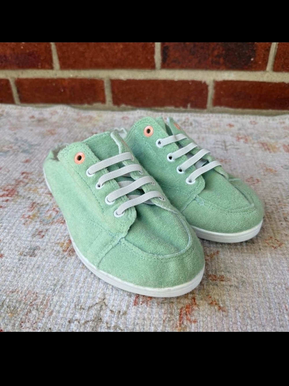Vionic Mint Green Suede Lace-Up Sneakers